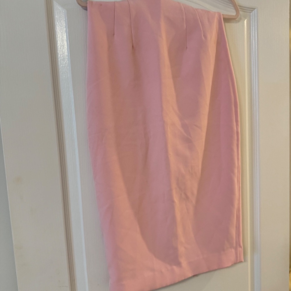 Pink pencil skirt